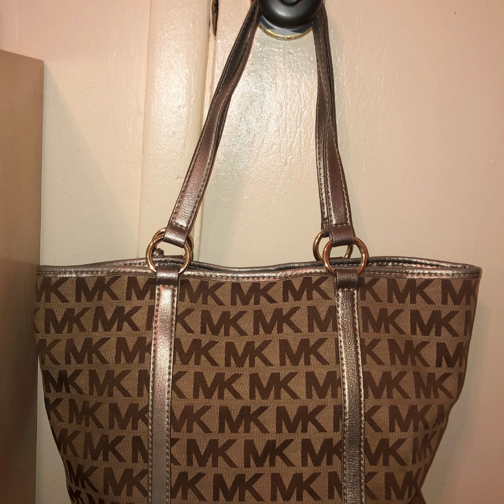Michael Kors Handbag Block Monogram Signature Tote - Picture 2 of 4
